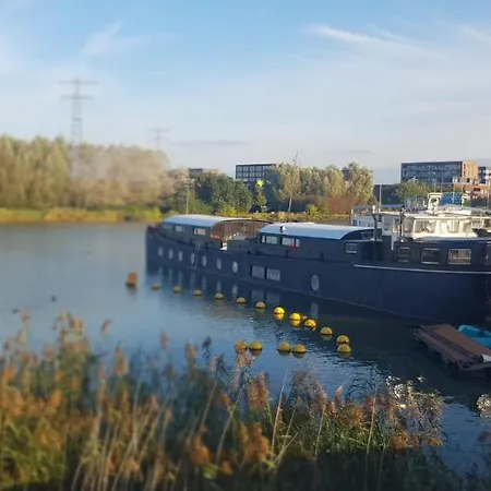 Hotel na wodzie Euphrate Houseboat