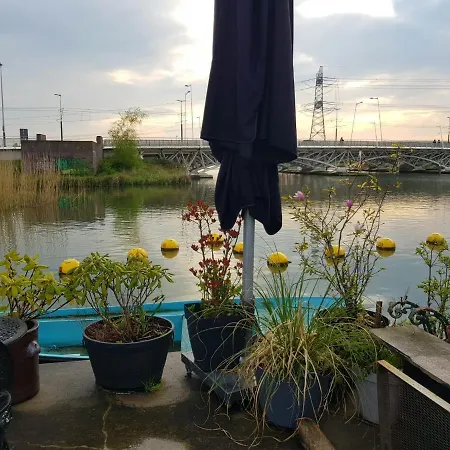 Ботель Euphrate Houseboat *