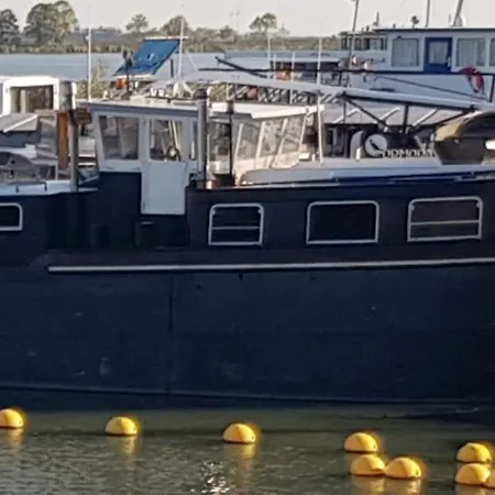 Euphrate Houseboat *