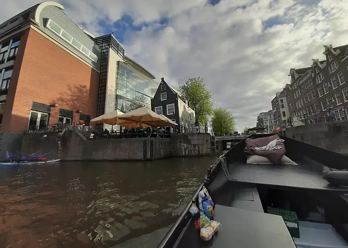 船上ホテル Euphrate Houseboat *