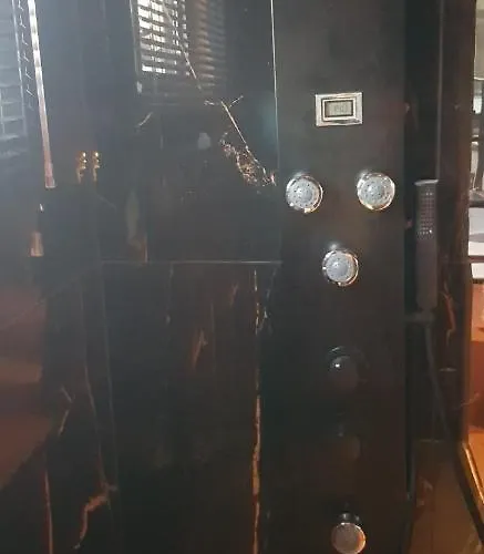 Euphrate Houseboat 船上ホテル アムステルダム