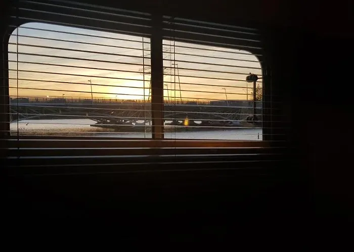 Euphrate Houseboat *