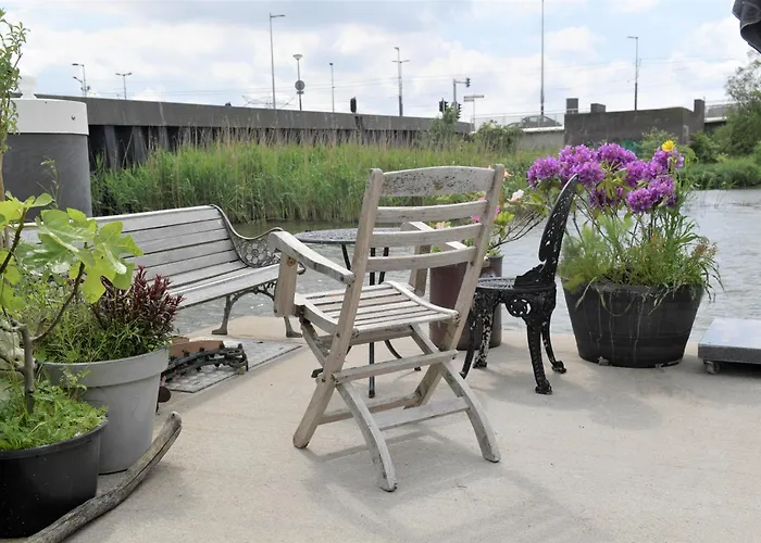 Euphrate Houseboat *