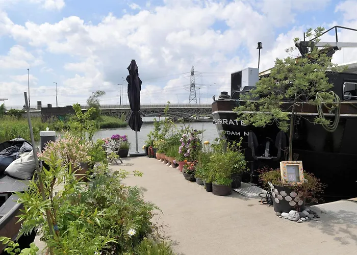 Euphrate Houseboat *