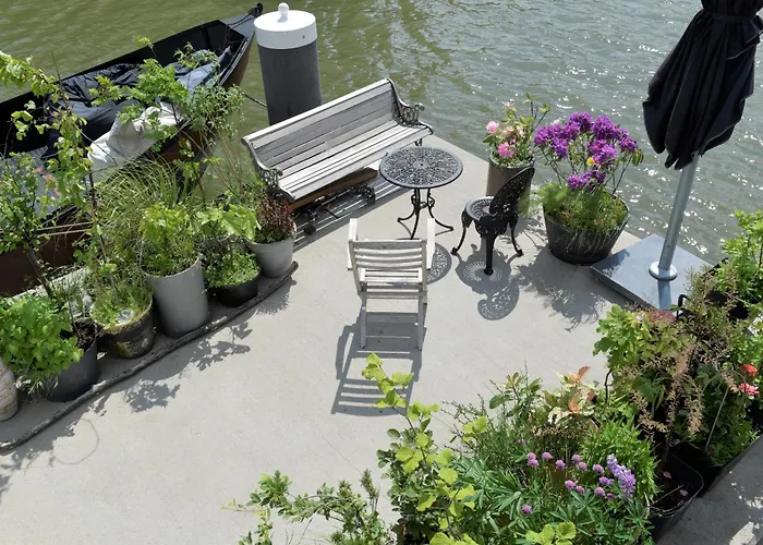 Euphrate Houseboat *