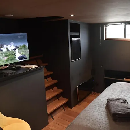 Euphrate Houseboat